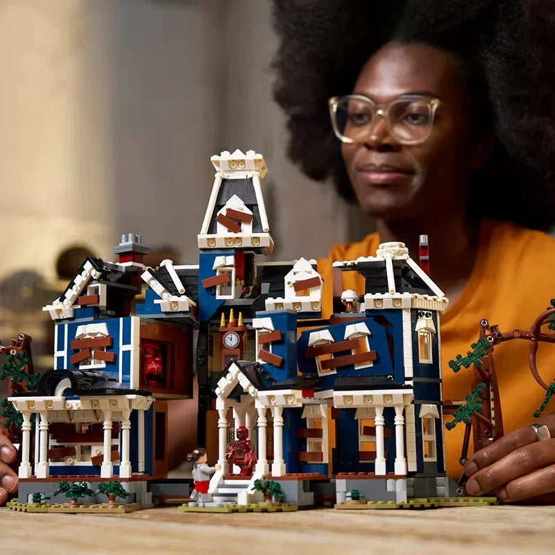 Free Express Shipping :New 11370 Stranger Things - The Creel House Collectors' Building Block Toy Set