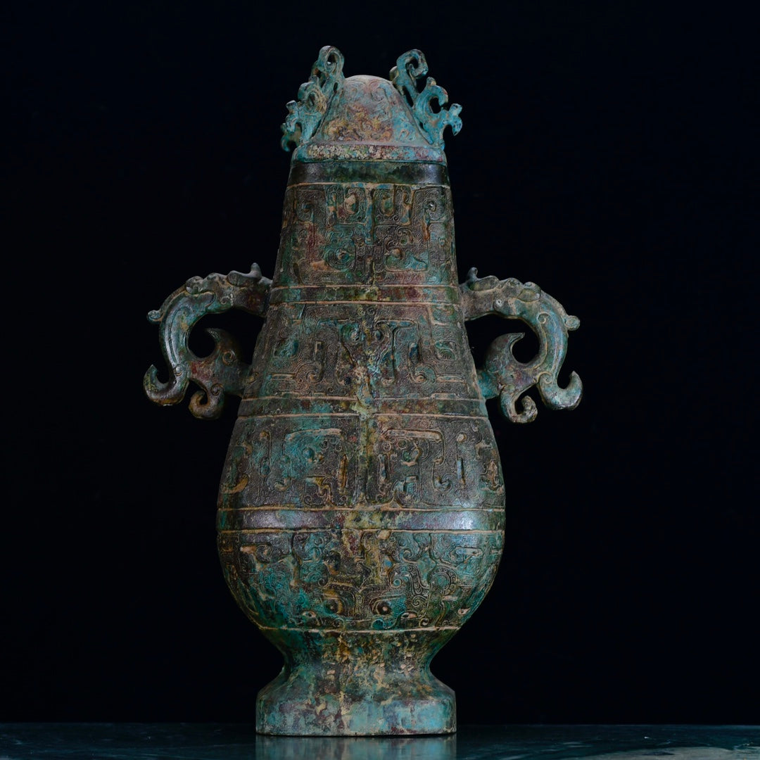 Ancient China Antique Shang Dynasty Bronze Dragon Pattern Vases