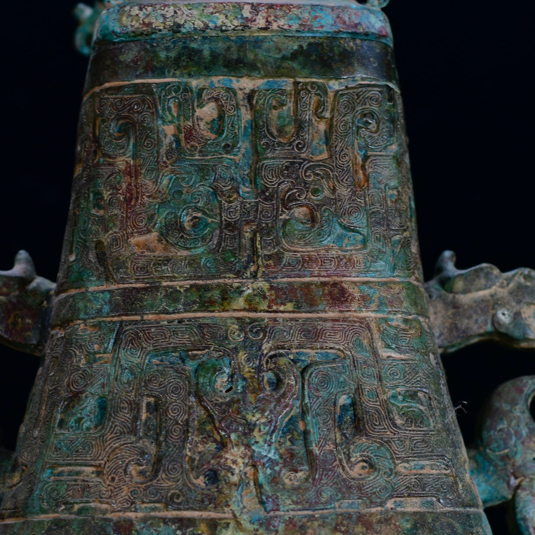 Ancient China Antique Shang Dynasty Bronze Dragon Pattern Vases