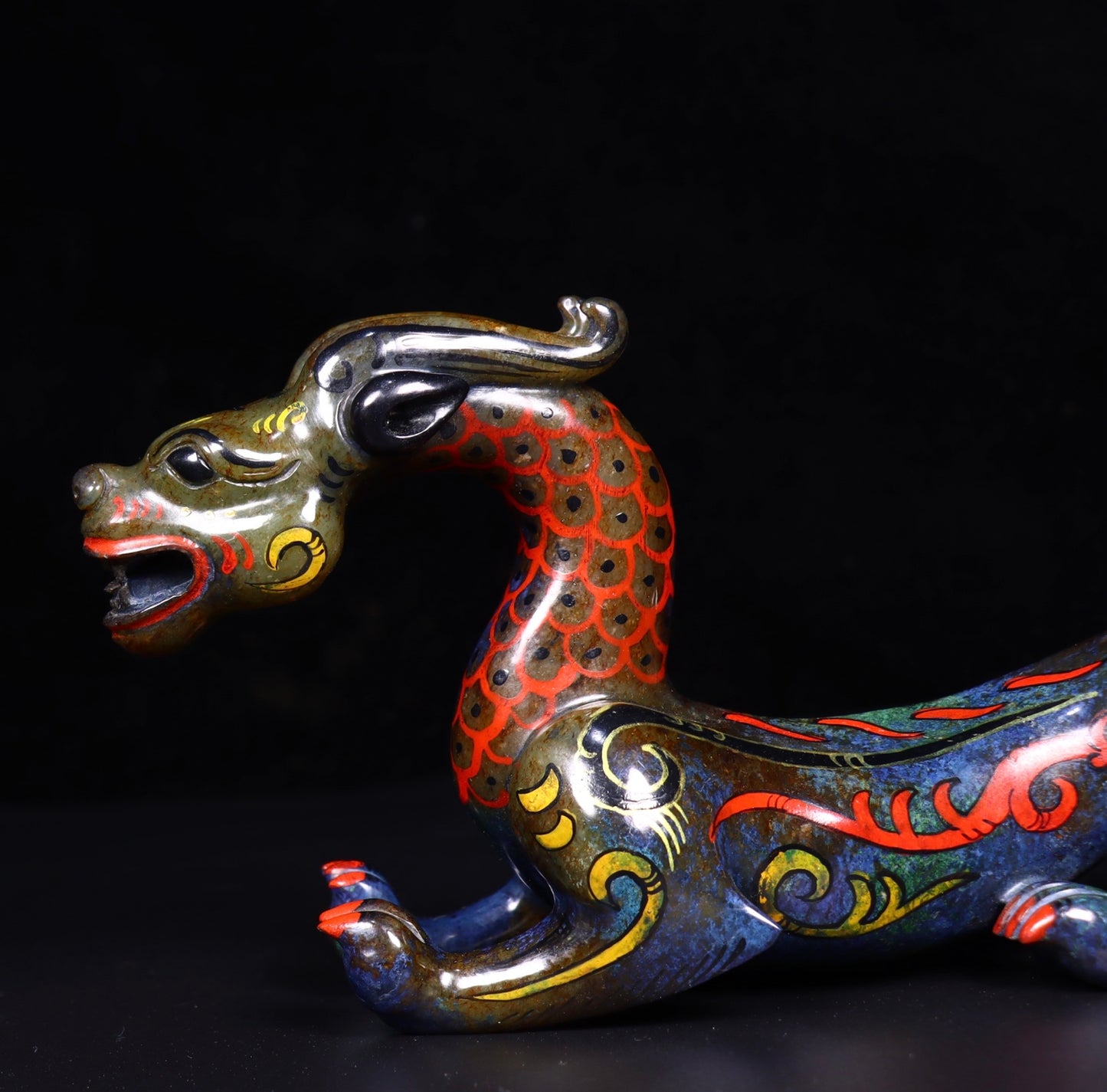 Ancient China Antique Warring States Period Hetian Ancient Jade Colour Decoration Jade Dragon Statue