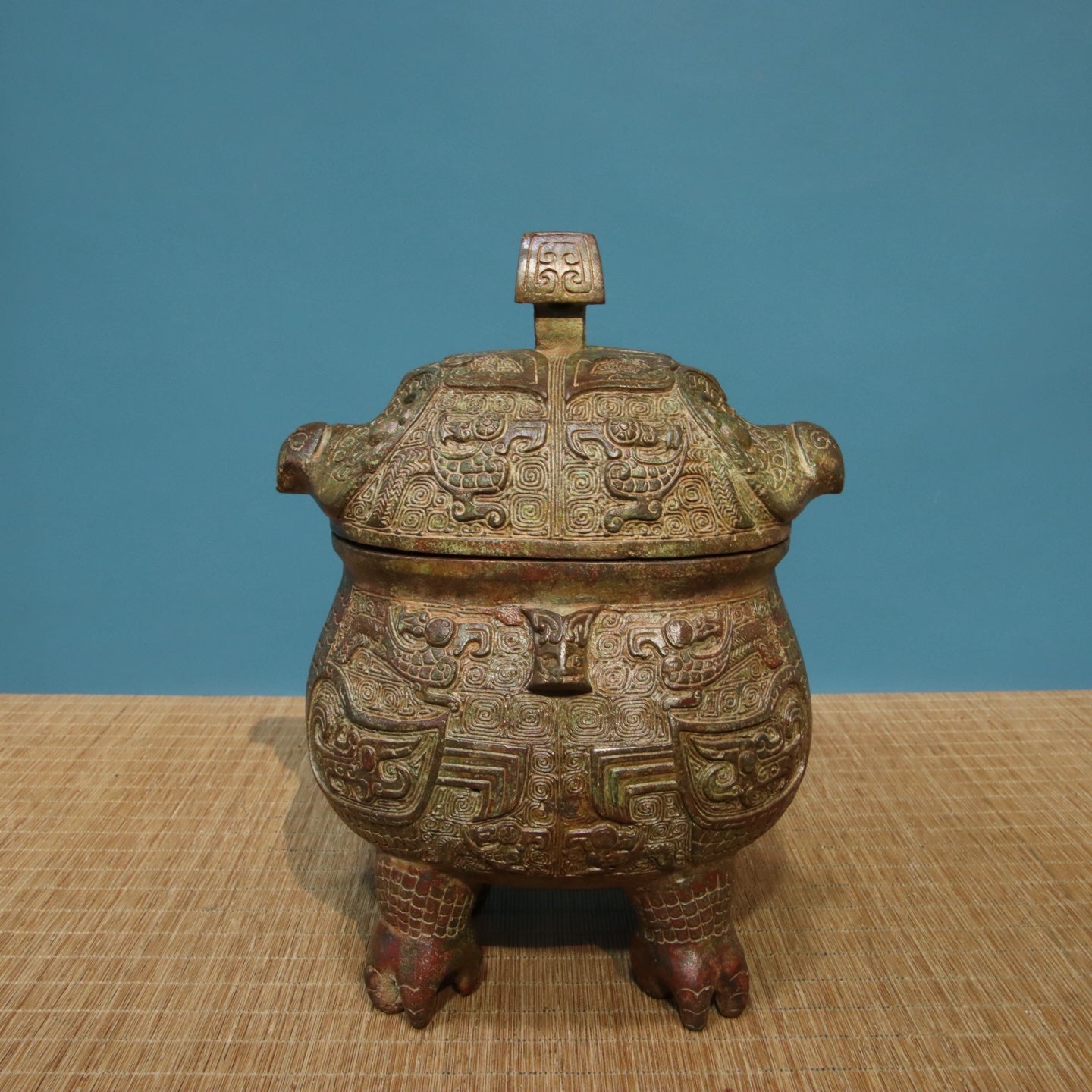 Ancient China Antique Zhou Dynasty Bronze With Inscription God Bird Design Bronze Wine Vessel