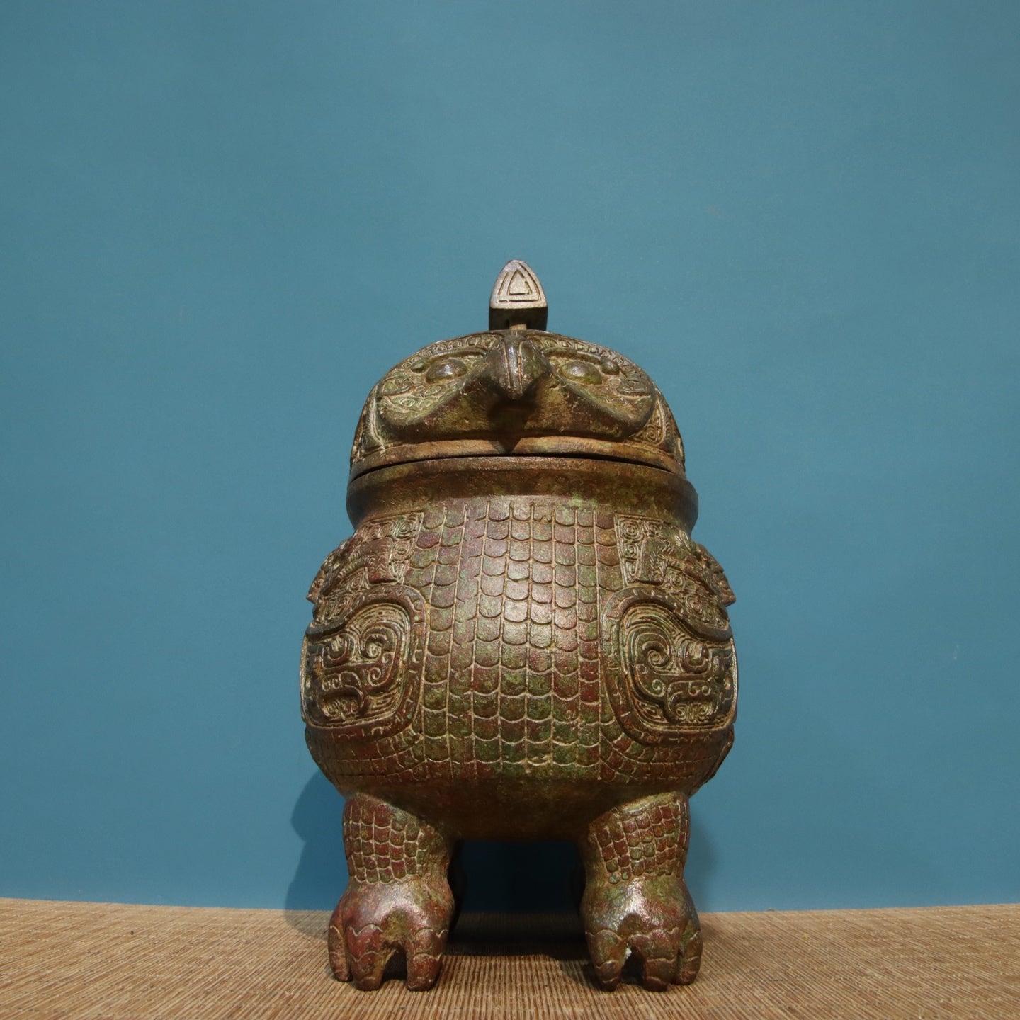 Ancient China Antique Zhou Dynasty Bronze With Inscription God Bird Design Bronze Wine Vessel