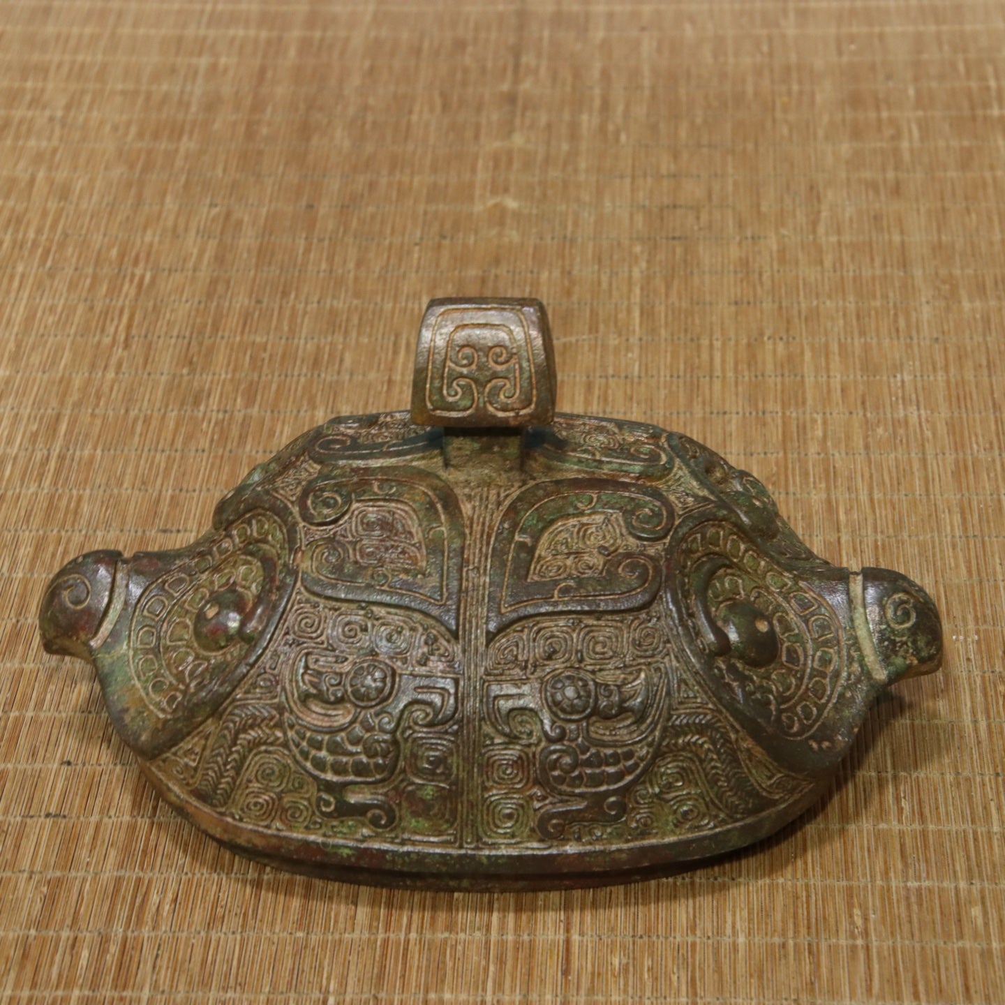 Ancient China Antique Zhou Dynasty Bronze With Inscription God Bird Design Bronze Wine Vessel
