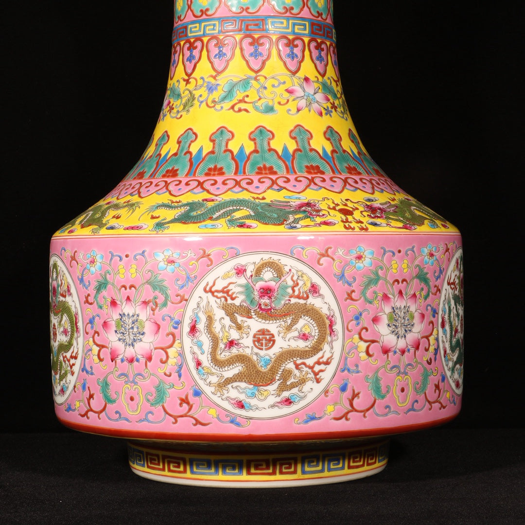 Ancient China Antique Qing Dynasty Qianlong Emperor Enamel Colors Porcelain Dragon Flowers Pattern Porcelain Vases