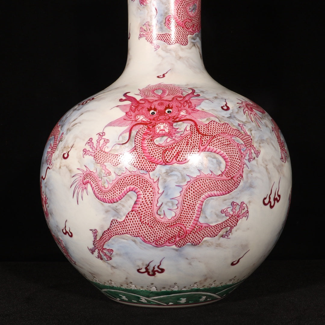 Ancient China Antique Qing Dynasty Yongzheng Emperor Porcelain Dragon Pattern Vases