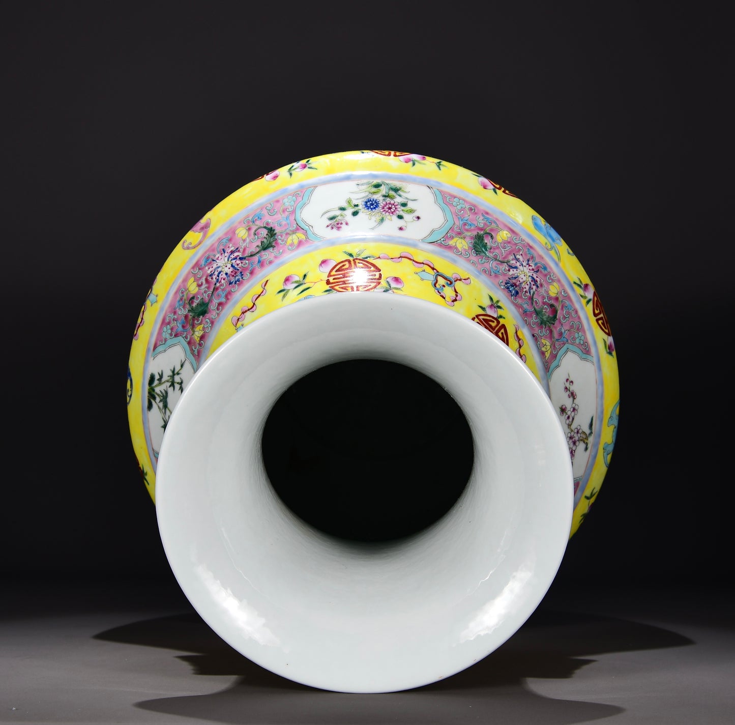 Ancient China Antique 1644–1912 Qing Dynasty Qianlong Porcelain FuShou Pattern Zun Vases